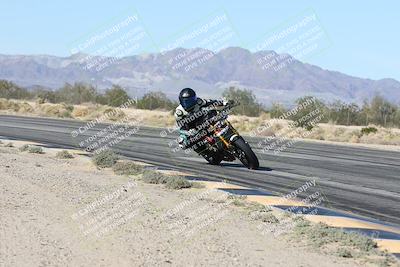 media/Dec-04-2025-Racers Edge (Thu) [[5ebc9f124d]]/3-B Group/3-Session 2 (Turn 7 Inside)/